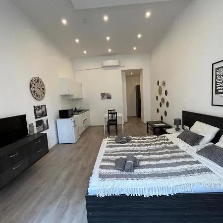 D58 Superior In The Center Apartment